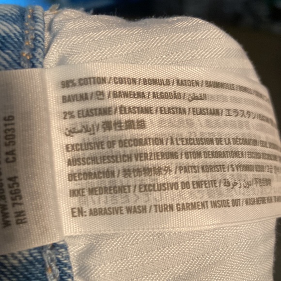 Hollister Ultra High-Rise Jeans - Picture 5 of 10